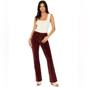 Levi’s Women’s 725 High Rise Bootcut Corduroy Jean in Maroon Sz 28
